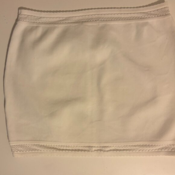 House of CB - ivory dainty knit mini skirt - Picture 4 of 5